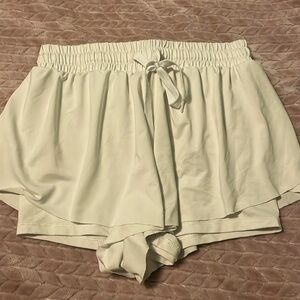Lululemon like athletic white skirt shorts